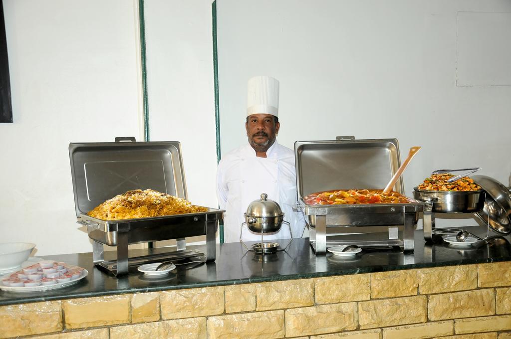 Nile Hotel Aswan Exteriör bild