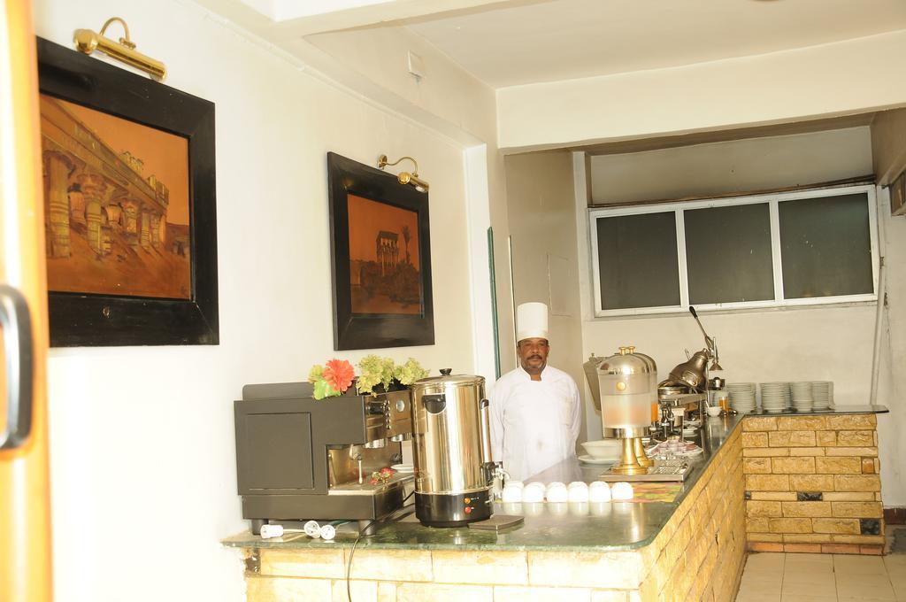 Nile Hotel Aswan Exteriör bild