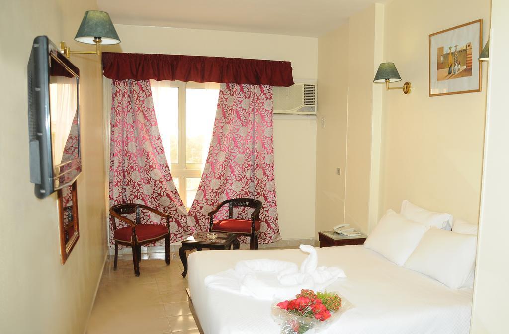 Nile Hotel Aswan Exteriör bild